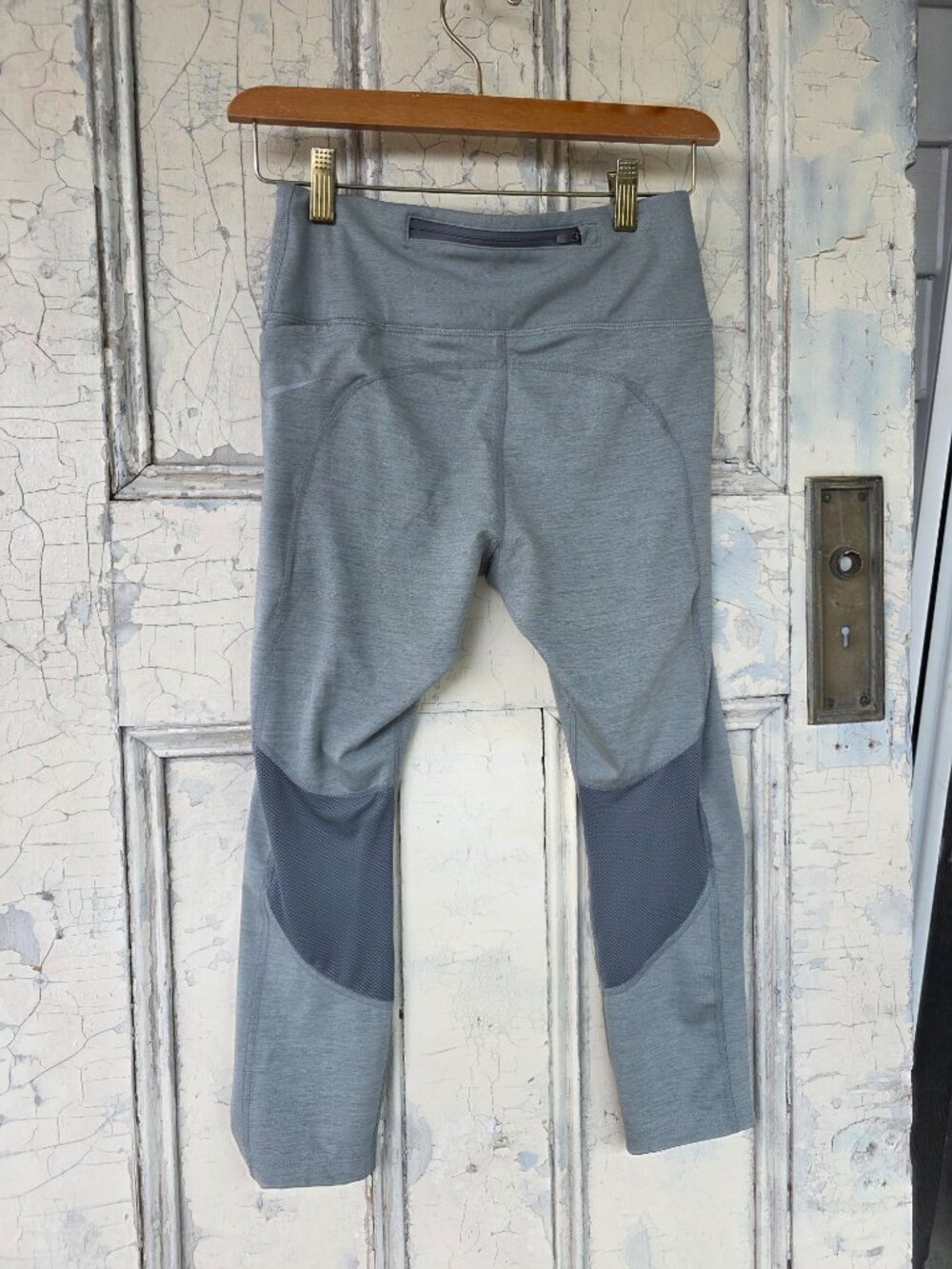 Nike Dri Fit Women's Size M Gray Leggings Mesh Panels CZ9238